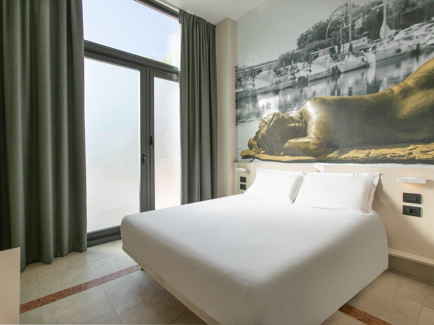 8 Hotel sul Mare vicino Stazione Savona Letimbro da Valutare