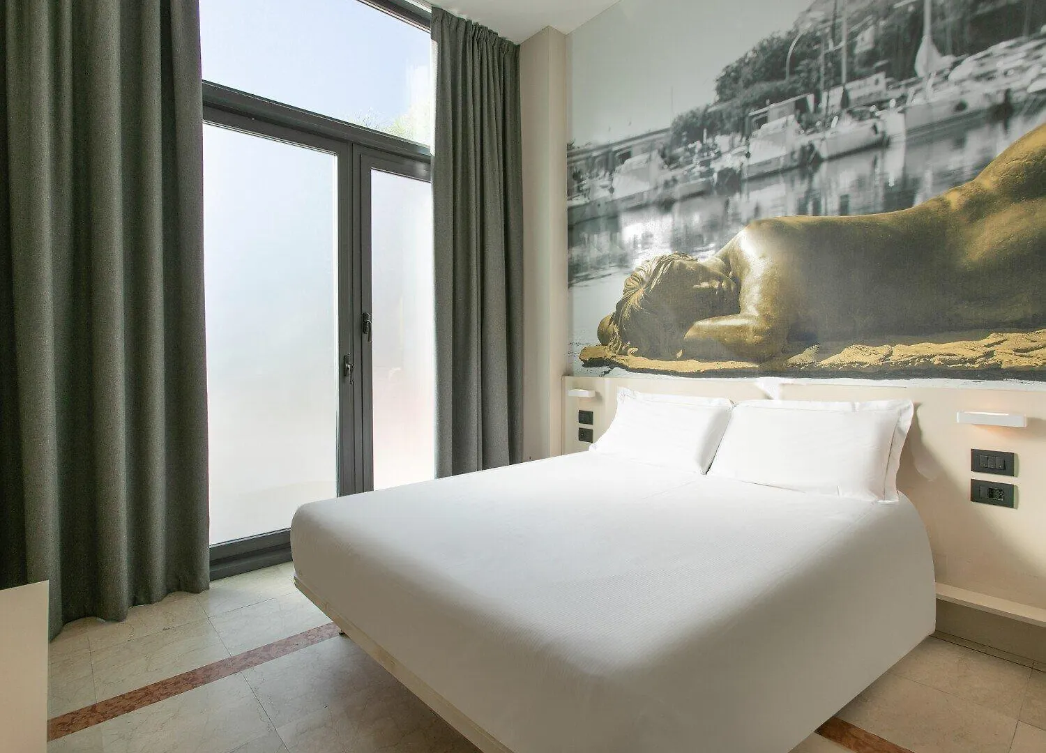 8 Hotel sul Mare vicino Stazione Savona Letimbro da Valutare