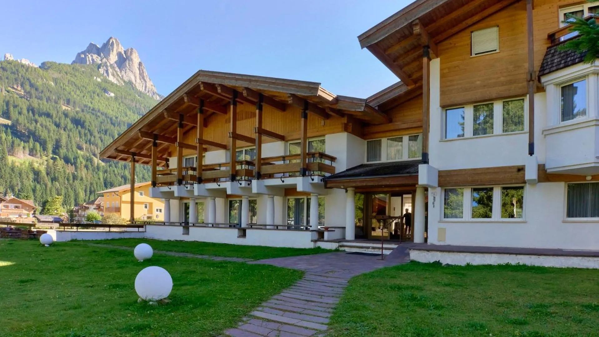 Soggiornare vicino alla Val di Fassa: 15 Resort a Confronto